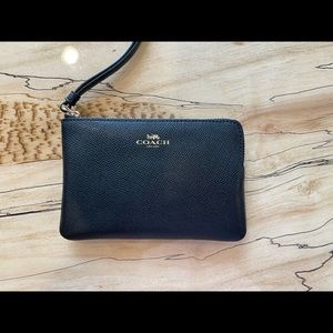 NWT! Coach wristlet wallet